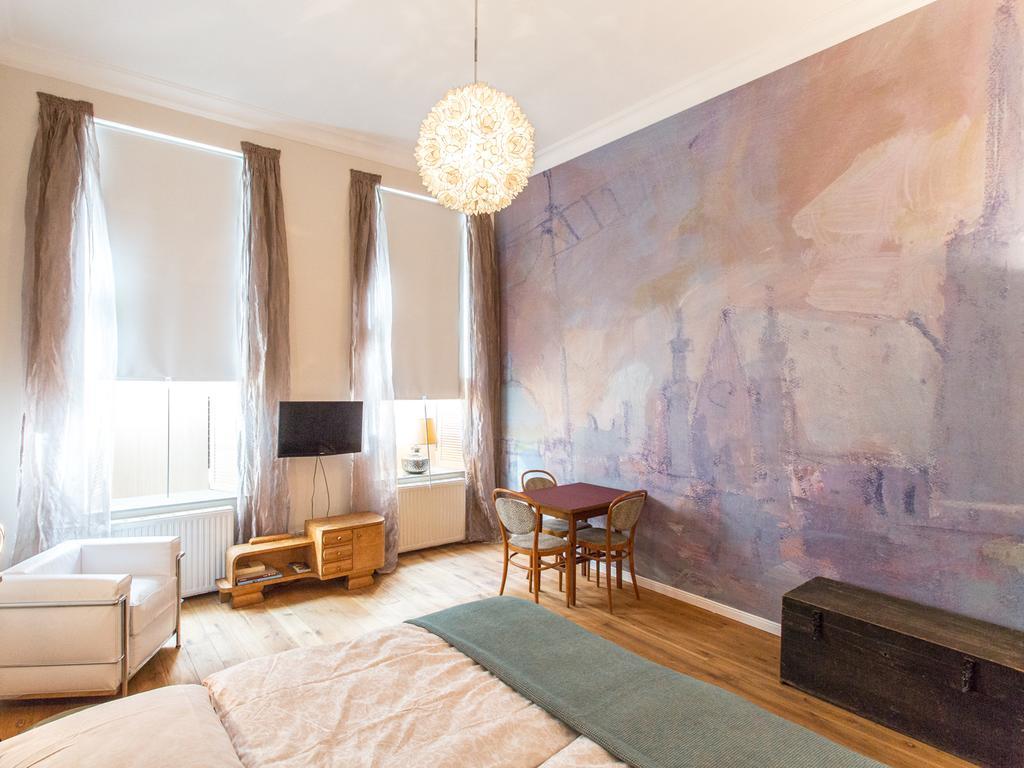 Designappartement Vienna Paintings Экстерьер фото