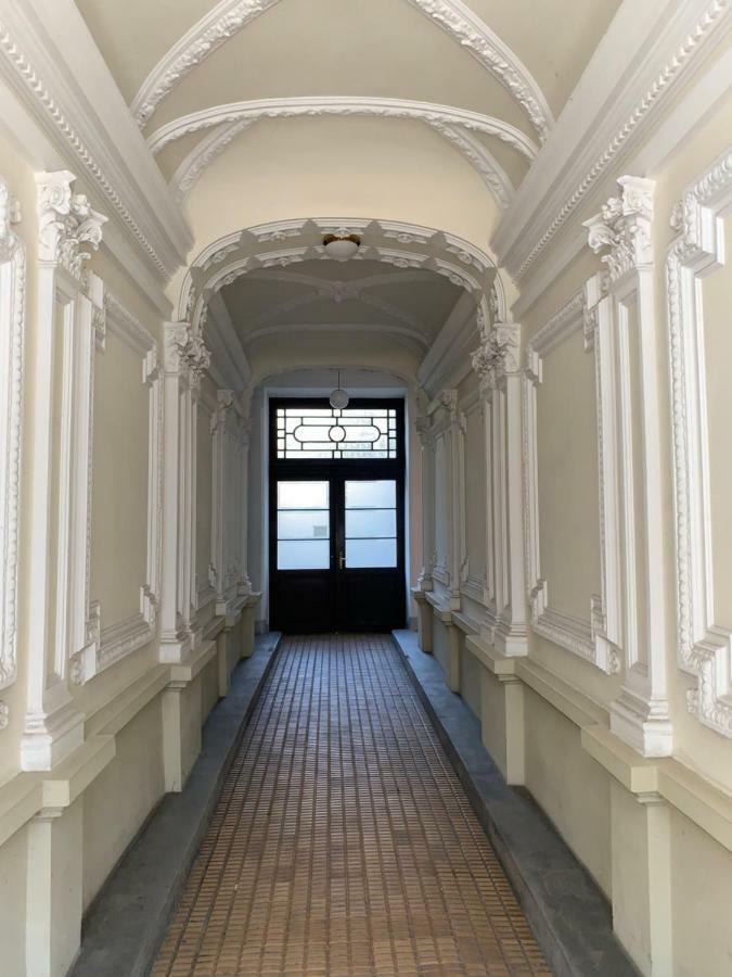 Designappartement Vienna Paintings Экстерьер фото